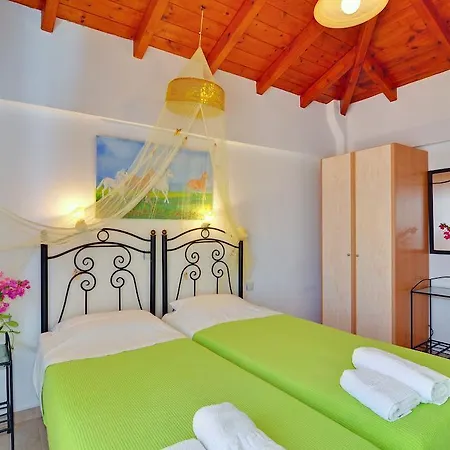 Estella 4*